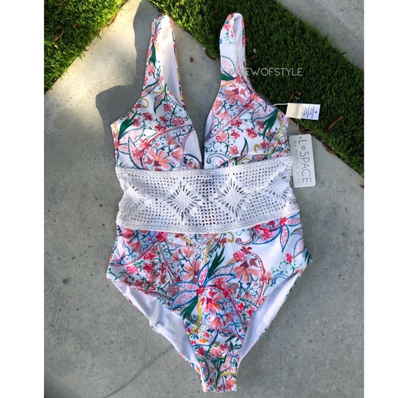 L*SPACE Samantha Paisley One Piece Swim - Picture 5 of 16